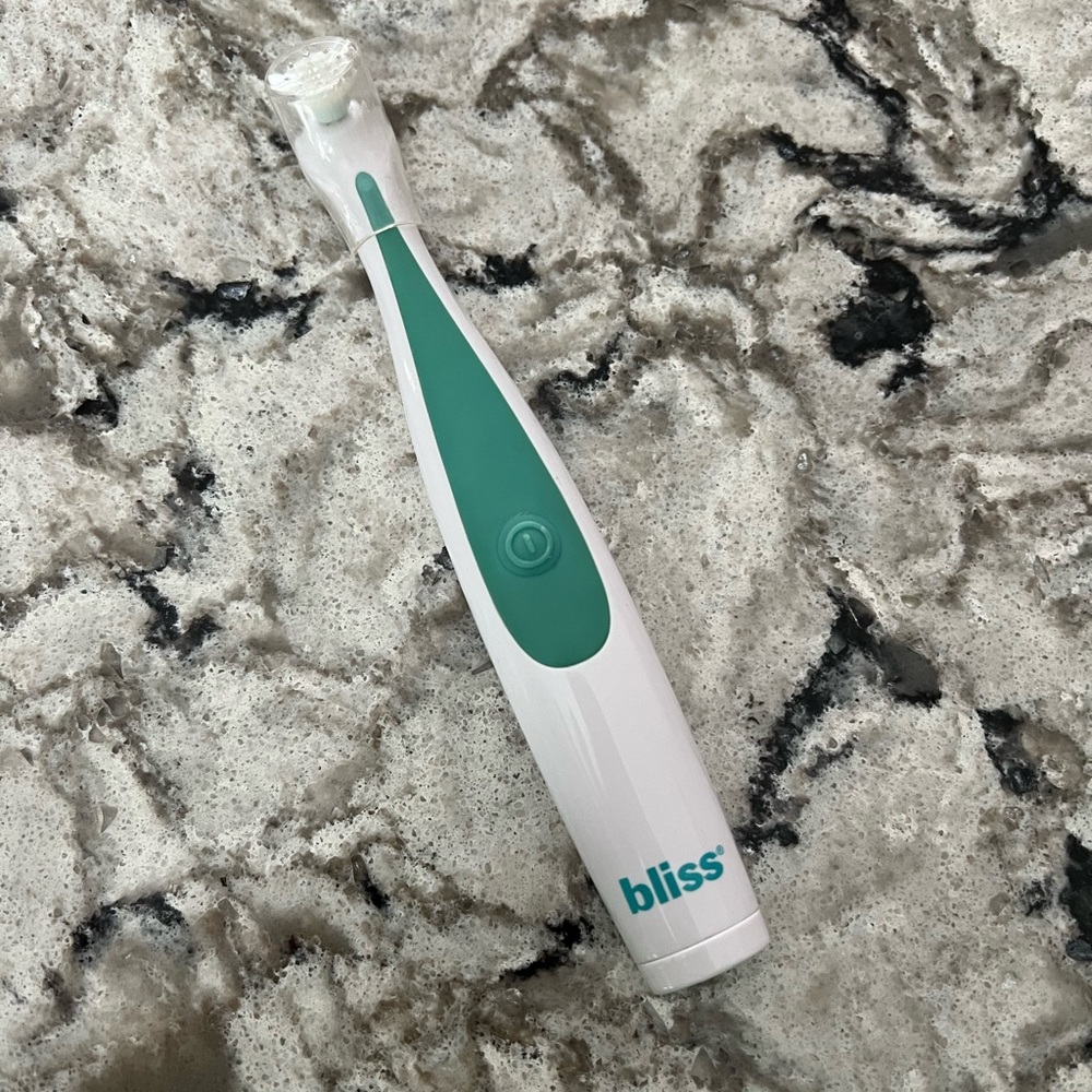 Bliss Pout-O-Matic Lip-Perfecting Tool